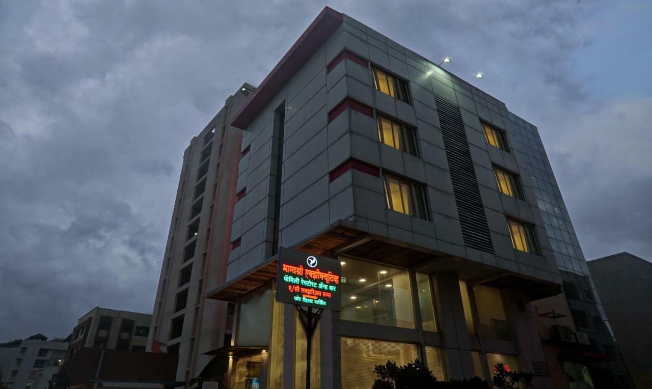 Hotel Treebo Bhagyashree Executive Mundhva Exterior foto